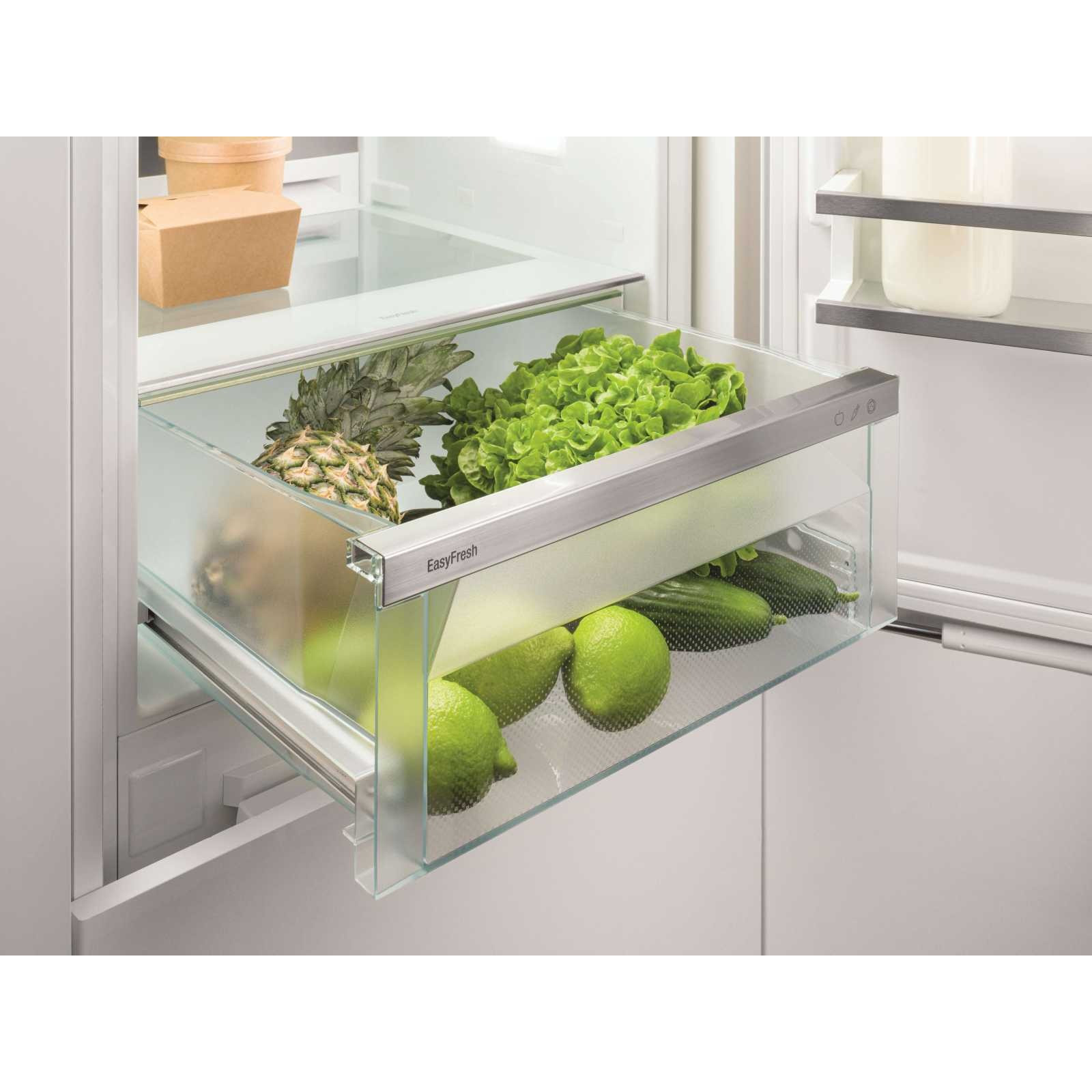Combină frigorifică integrabilă cu EasyFresh şi NoFrost Liebherr